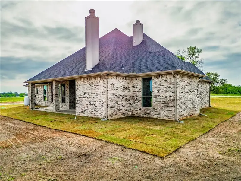 Exterior details and patio area of a home in , Granbury (Image 4). Exterior details and patio area of a home in , Granbury (Image 4).