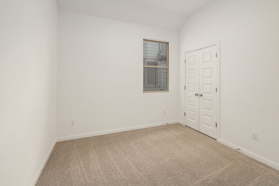 Spacious, unfurnished interior of a new home in Trinity Ranch, Elgin (Image 26).
