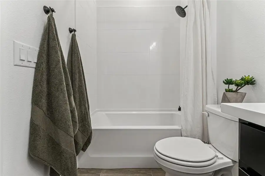 Furnished interior view inside a new home in Isles at Bayview, Parrish (Image 12). Furnished interior view inside a new home in Isles at Bayview, Parrish (Image 12).