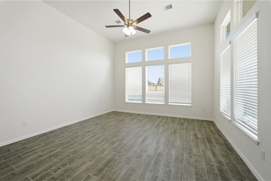 Spacious, unfurnished interior of a new home in Canterra Creek, Rosharon (Image 20). Spacious, unfurnished interior of a new home in Canterra Creek, Rosharon (Image 20).