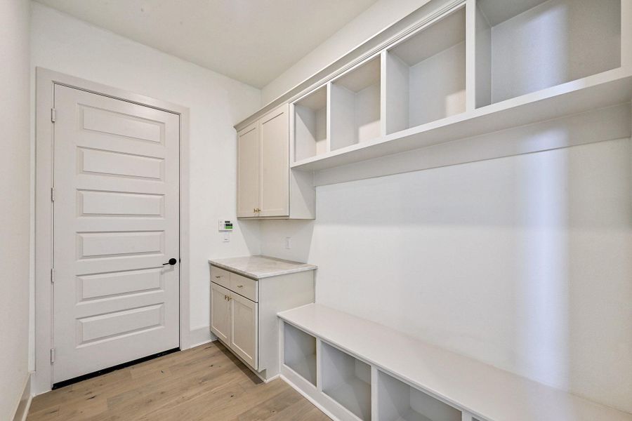 Spacious, unfurnished interior of a new home in , Lakeway (Image 23).