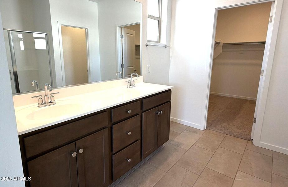 62267031-ECB6-4431-983A-EEF267DA5A5B 62267031-ECB6-4431-983A-EEF267DA5A5B