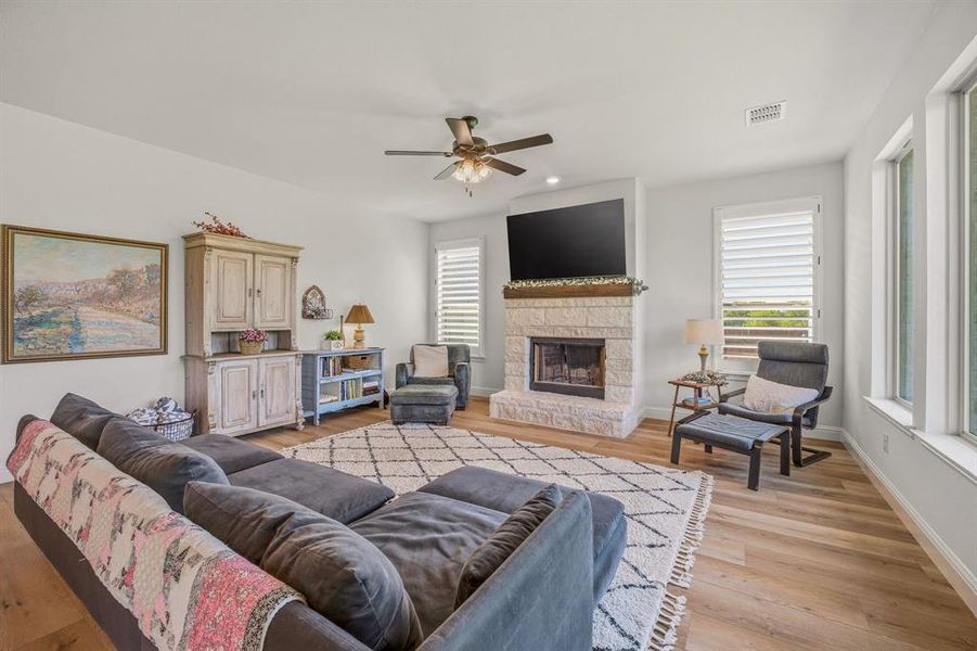 Furnished interior view inside a new home in , Glen Rose (Image 10). Furnished interior view inside a new home in , Glen Rose (Image 10).