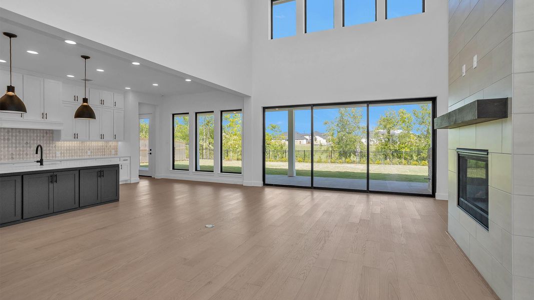 Spacious, unfurnished interior of a new home in Fulshear Lakes 80', Fulshear (Image 18).