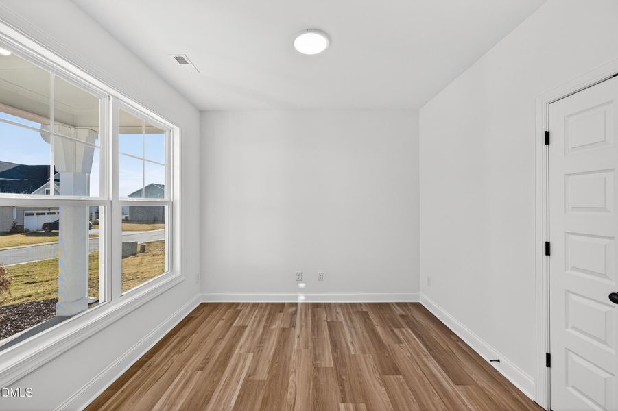 5 -88 tennyson drive, interior 5 -88 tennyson drive, interior