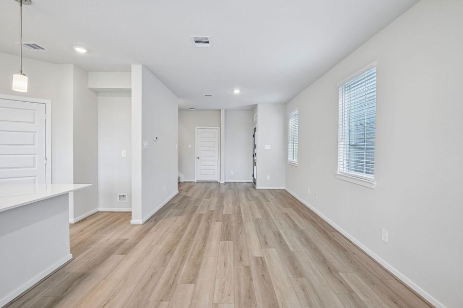 Spacious, unfurnished interior of a new home in Pinewood Trails - City Series, Atascocita (Image 23). Spacious, unfurnished interior of a new home in Pinewood Trails - City Series, Atascocita (Image 23).