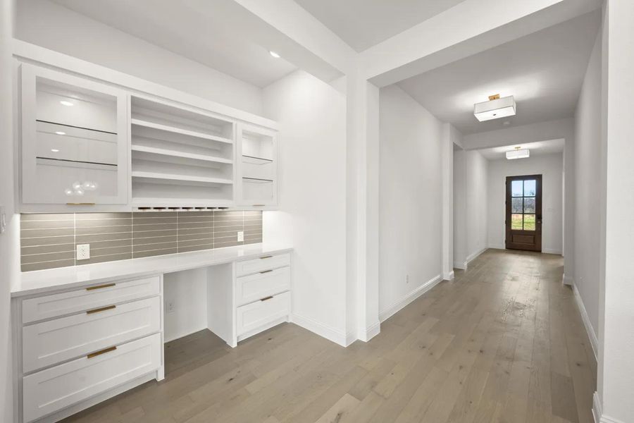 The Brynlee II G Wine Bar