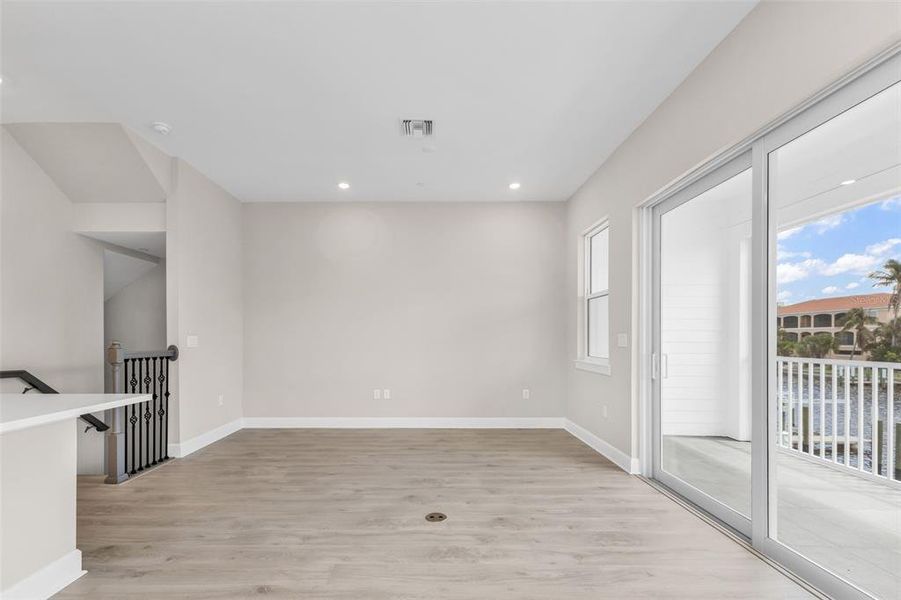 Spacious, unfurnished interior of a new home in , Punta Gorda (Image 37).