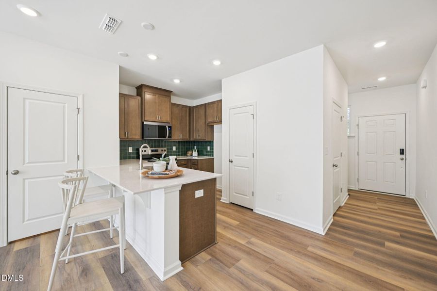 13-web-or-mls-2210 Rabbitbrush St.-S0204