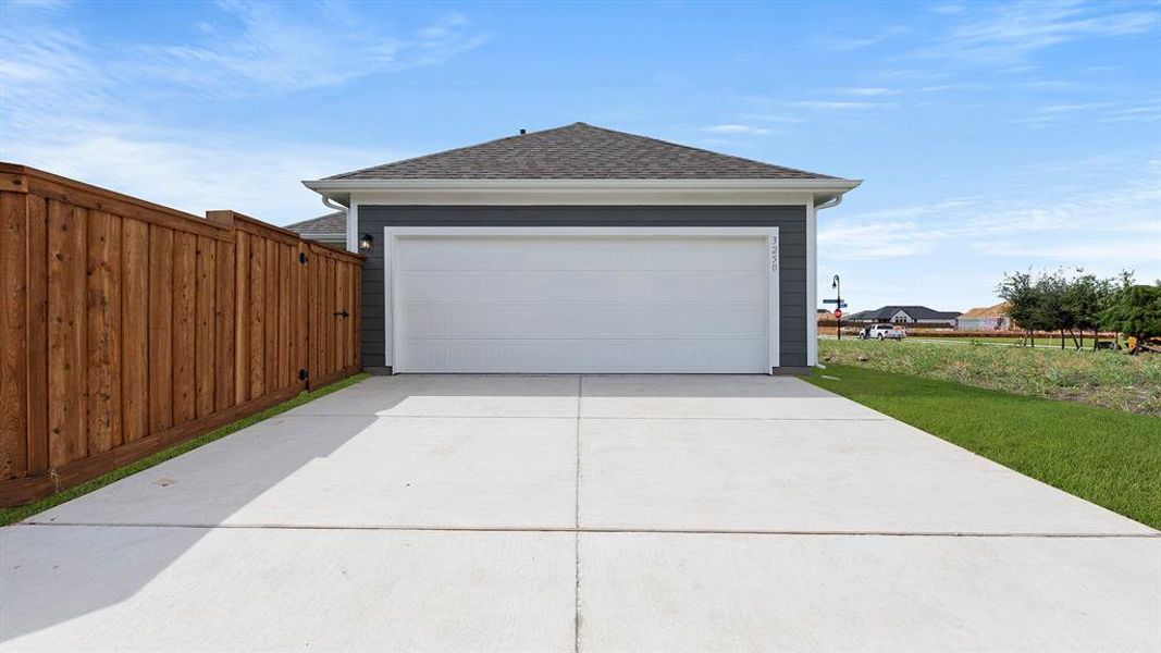 27. 3250 Summerland - Back 27. 3250 Summerland - Back