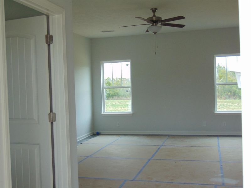 Nice and open when entering into the home Nice and open when entering into the home