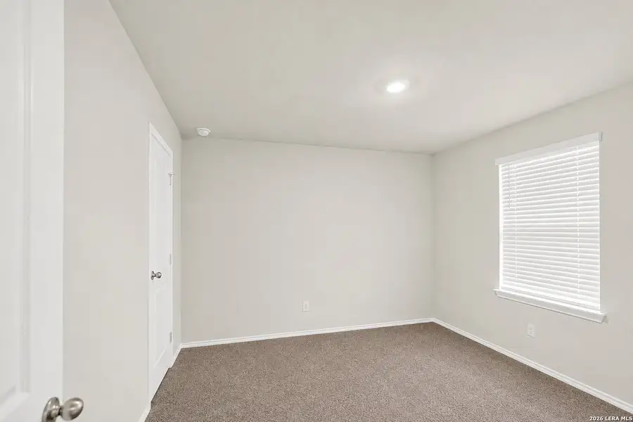 Spacious, unfurnished interior of a new home in The Links at River Bend, Floresville (Image 22). Spacious, unfurnished interior of a new home in The Links at River Bend, Floresville (Image 22).