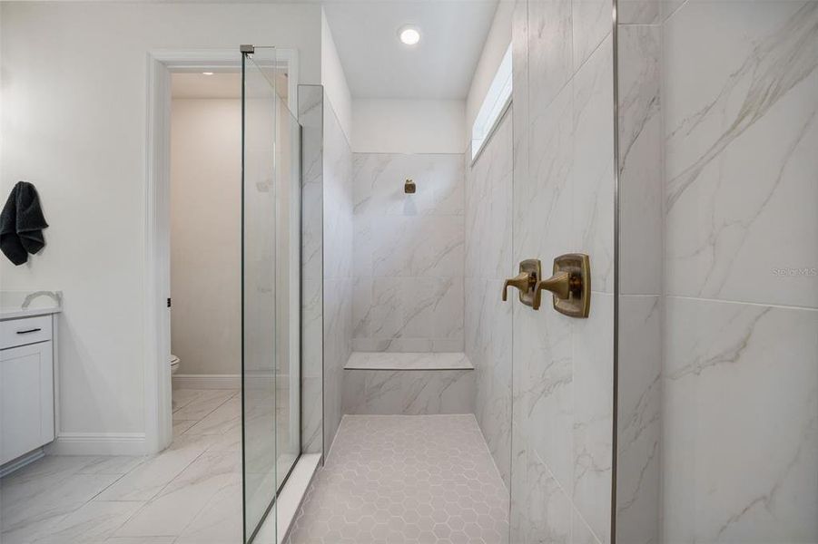 Image 74 of a home in Seaire.