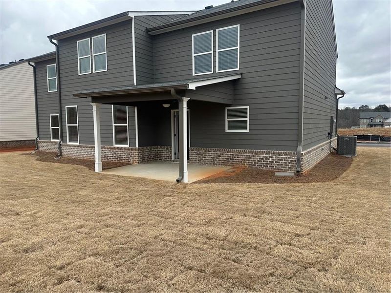 Exterior details and patio area of a home in Beckett Ranch, Auburn (Image 3).