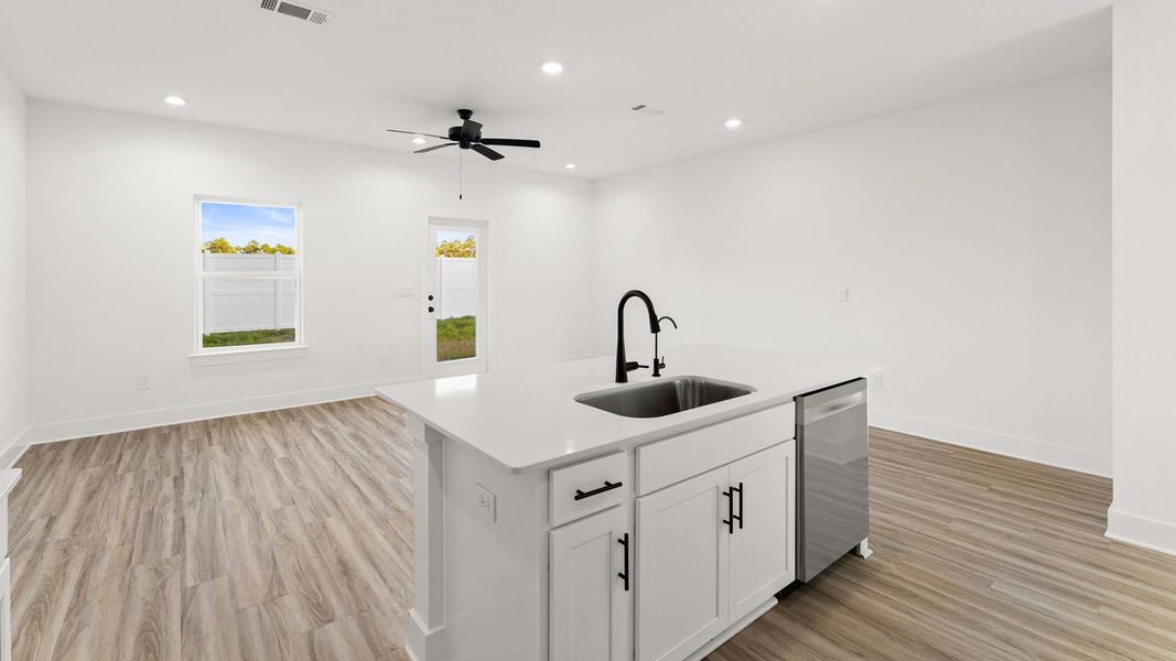 Image 29 of a home in Colonial East Townhomes.