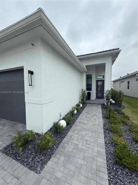 Exterior details and patio area of a home in , Port St. Lucie (Image 25).