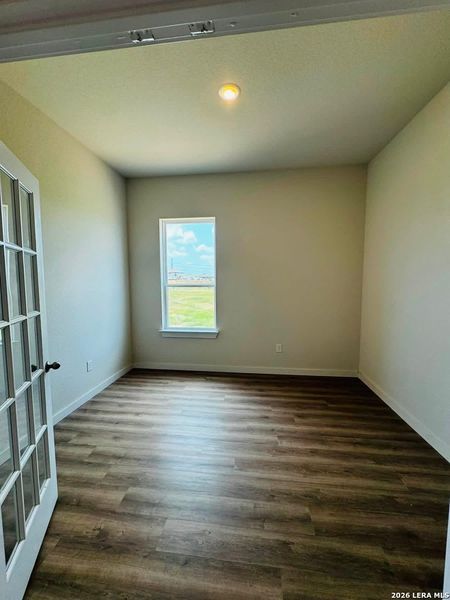 Spacious, unfurnished interior of a new home in Red Hawk Landing, San Antonio (Image 8).