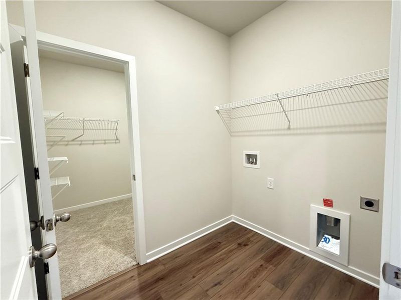 Spacious, unfurnished interior of a new home in Ponderosa Farms Manor, Gainesville (Image 31).