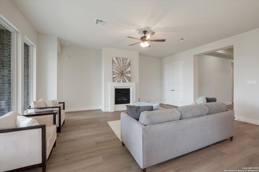 Furnished interior view inside a new home in Esperanza, Boerne (Image 11).