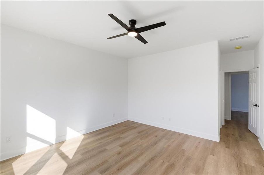 Spacious, unfurnished interior of a new home in , Atlanta (Image 20).