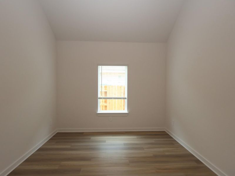 Spacious, unfurnished interior of a new home in Lone Star Landing, Montgomery (Image 22).