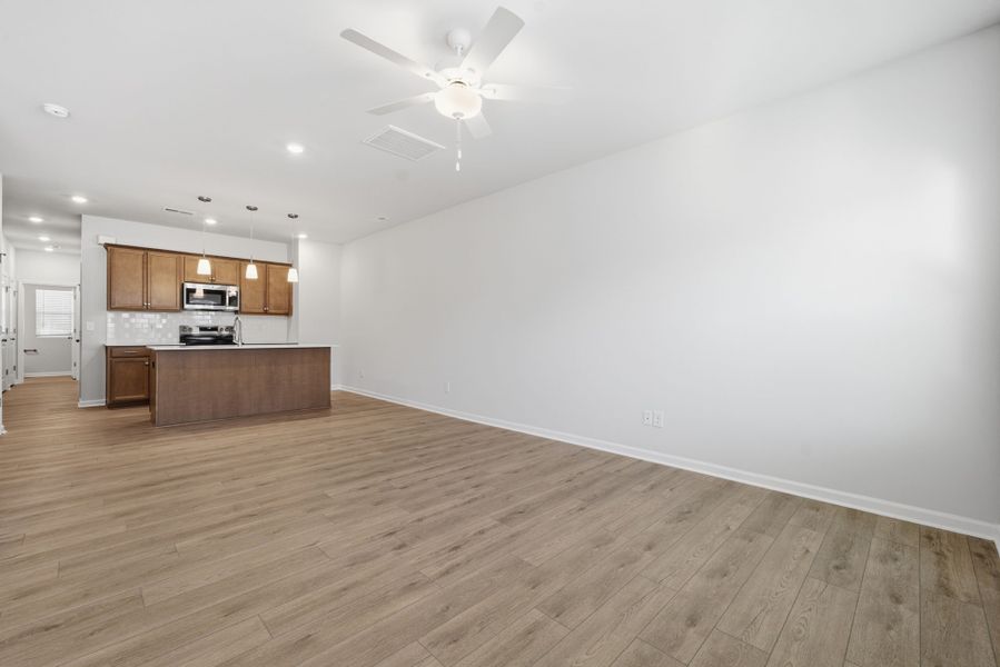 Spacious, unfurnished interior of a new home in Lakeview Village, Charlotte (Image 12).