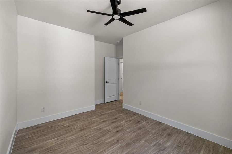 Spacious, unfurnished interior of a new home in , Granbury (Image 17).