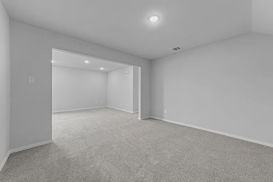 Spacious, unfurnished interior of a new home in Rolling Ridge, Van Alstyne (Image 26).