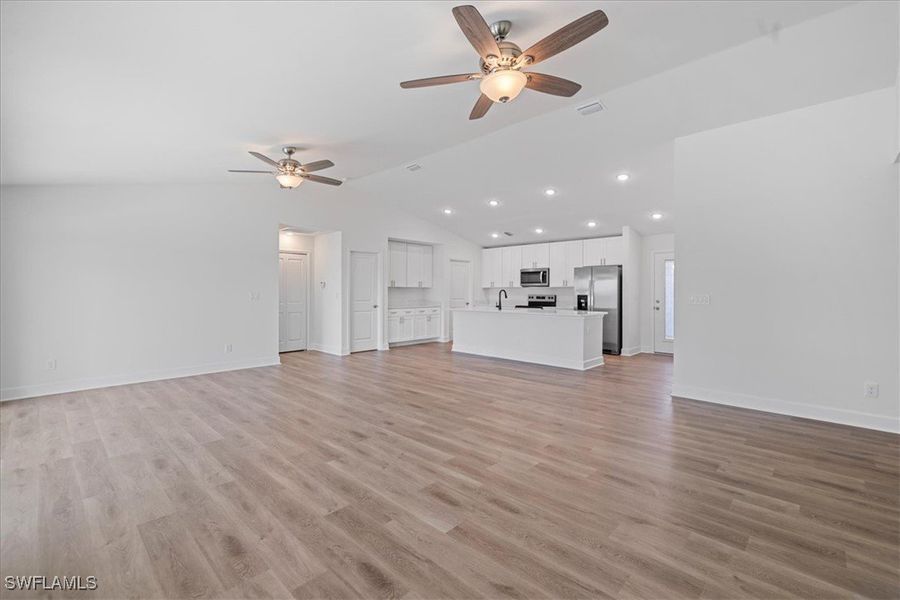 Spacious, unfurnished interior of a new home in Cape Coral, Cape Coral (Image 17).