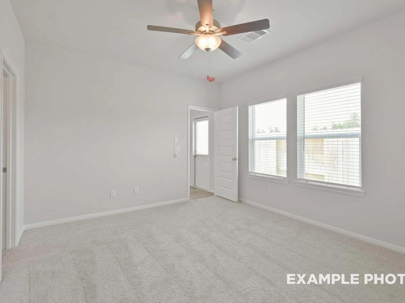 Spacious, unfurnished interior of a new home in Caney Creek Place, Conroe (Image 17).
