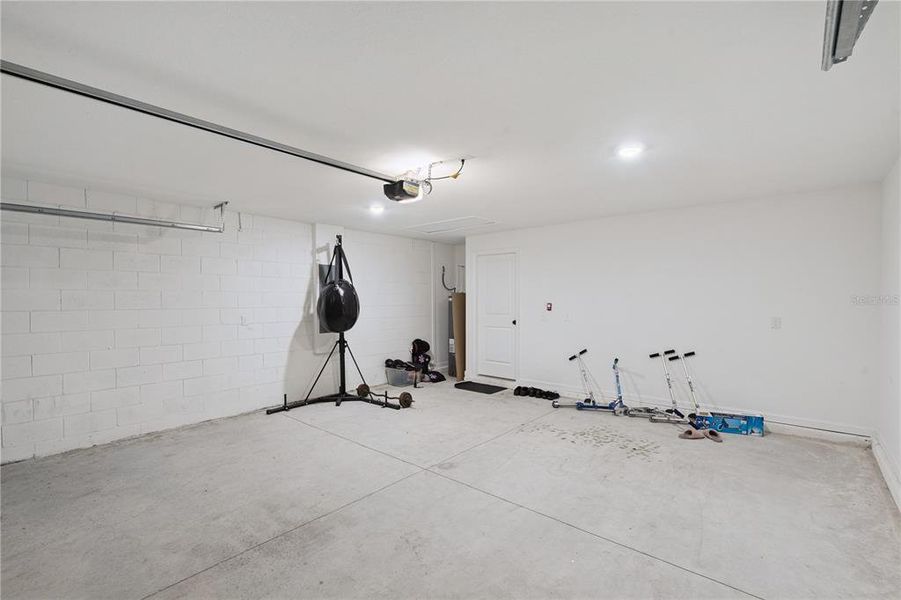 Spacious, unfurnished interior of a new home in Lawson Dunes, Haines City (Image 22).