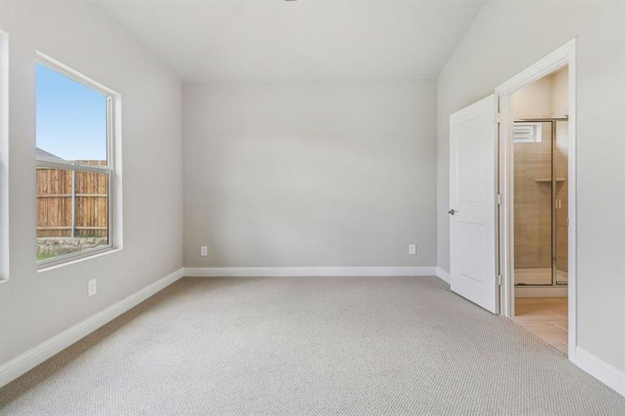 Spacious, unfurnished interior of a new home in Westmoor, Sherman (Image 13).