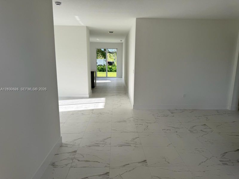 Spacious, unfurnished interior of a new home in , Homestead (Image 12).