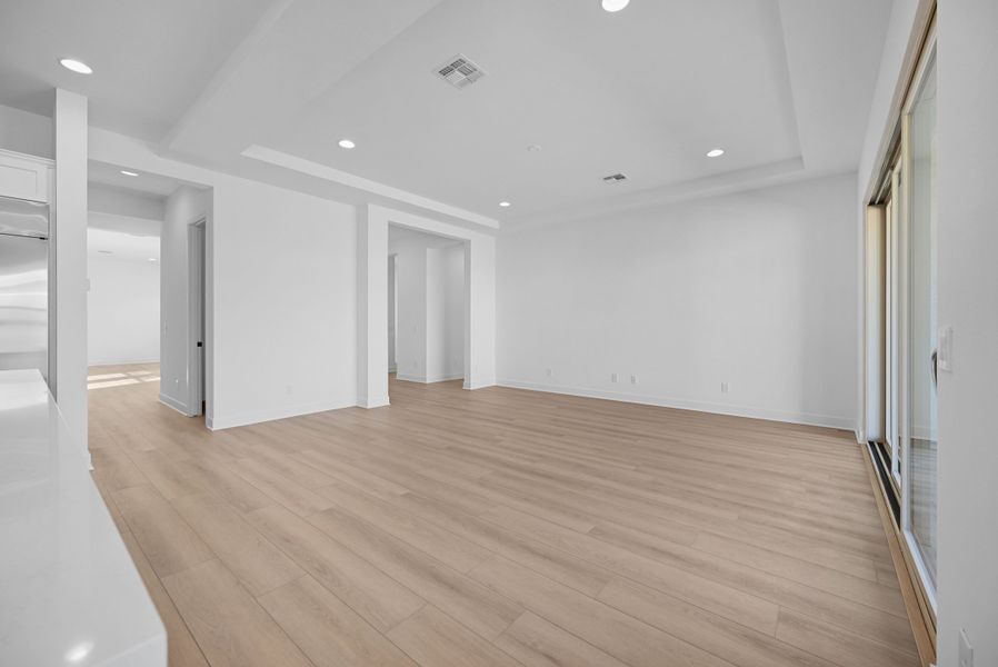 Spacious, unfurnished interior of a new home in Aloravita South, Peoria (Image 27).