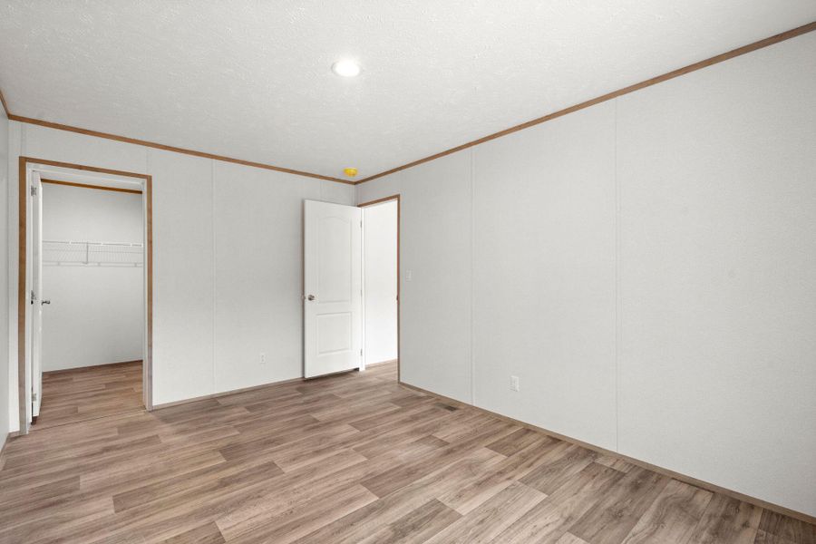 Spacious, unfurnished interior of a new home in , St. George (Image 24).