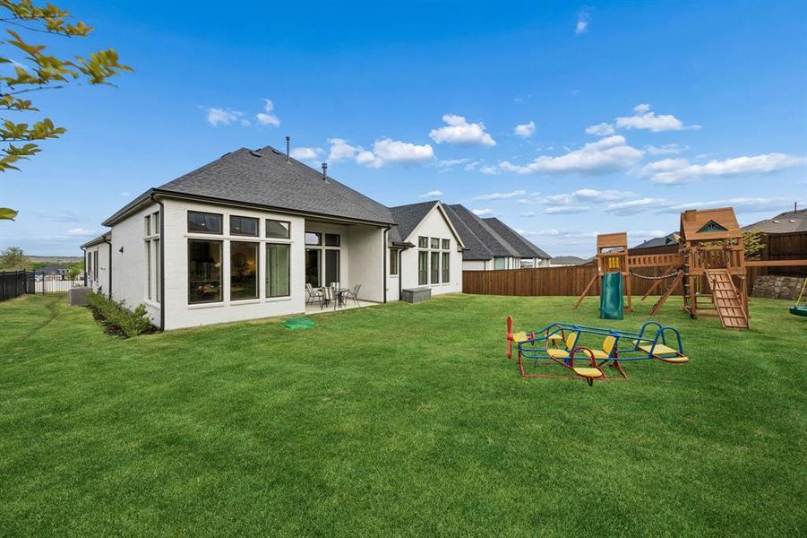 Play set conveys with the home