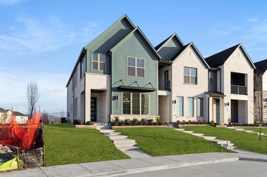 02. 2527 Huxley - Front (2) 02. 2527 Huxley - Front (2)