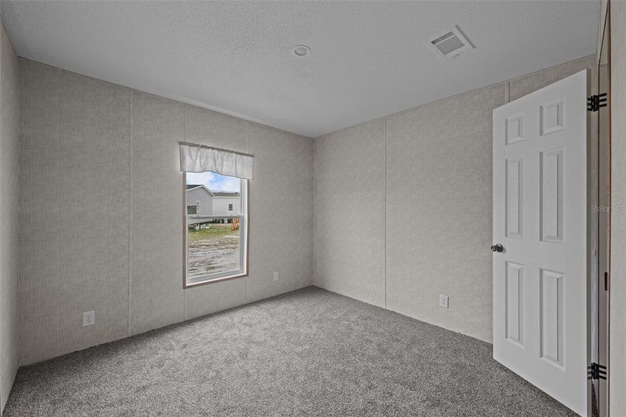 Spacious, unfurnished interior of a new home in , Chiefland (Image 5).