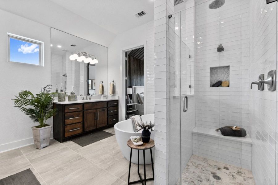 Furnished interior view inside a new home in Cibolo Crossing, Universal City (Image 16).