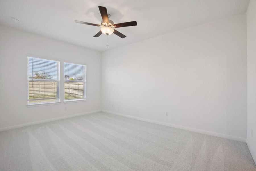 Spacious, unfurnished interior of a new home in Sonterra, Jarrell (Image 9).