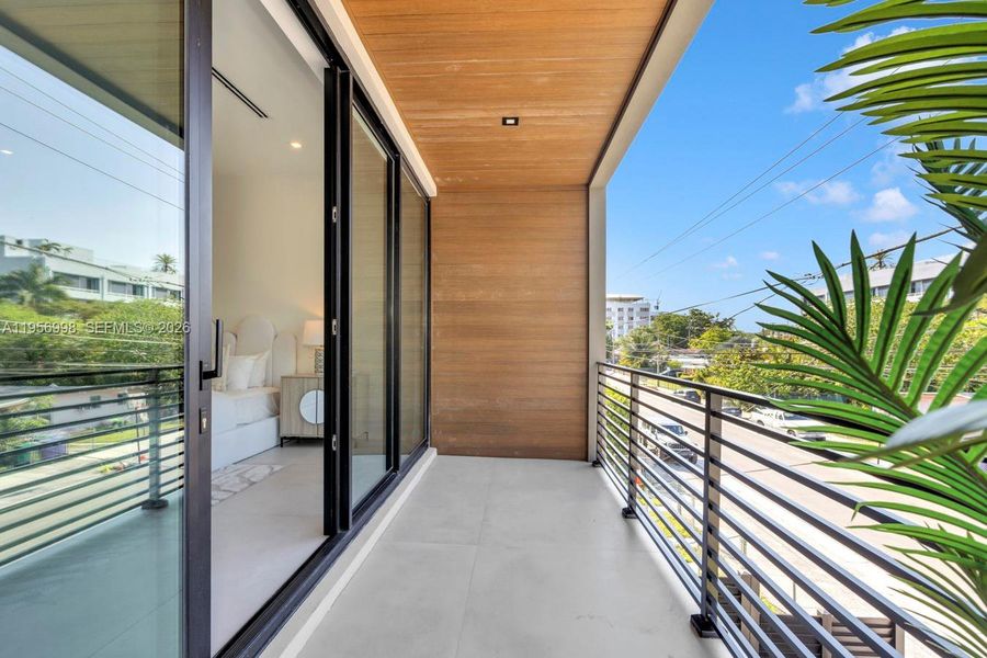 Exterior details and patio area of a home in , Miami (Image 29).
