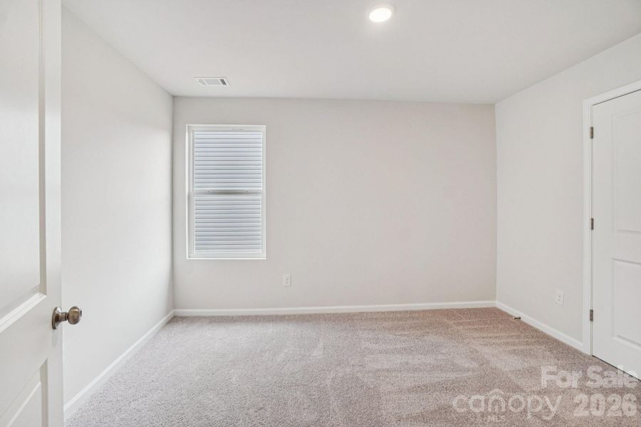 Spacious, unfurnished interior of a new home in Frey Creek, Spartanburg (Image 18).