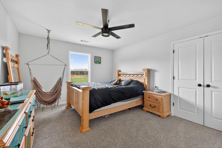 Furnished interior view inside a new home in , Bogart (Image 27).