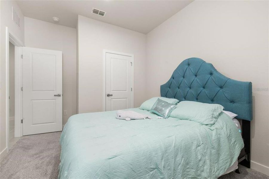 Furnished interior view inside a new home in , Clermont (Image 28).