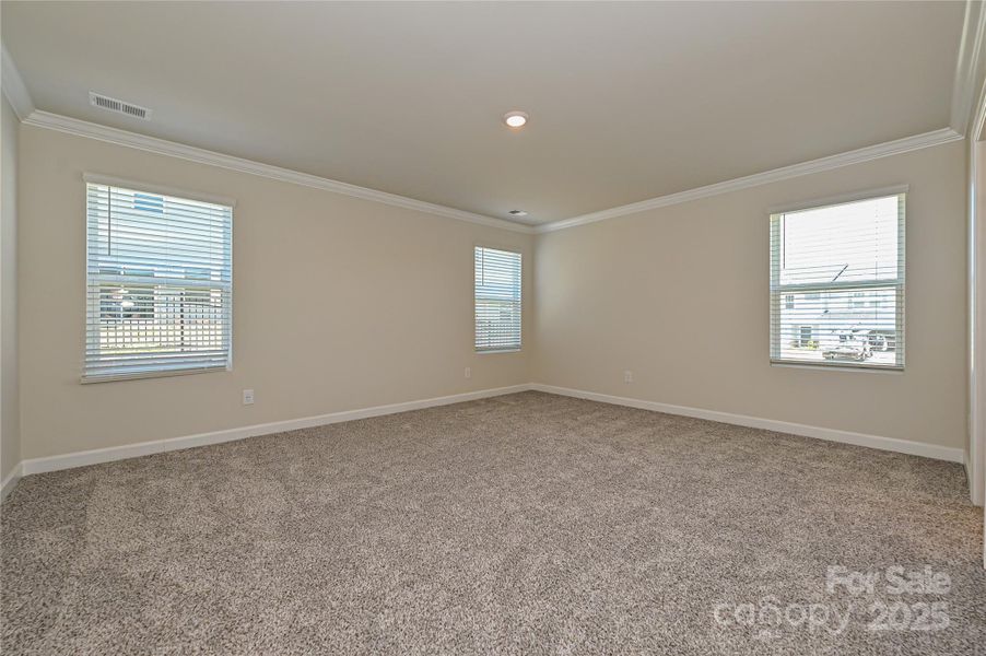 Spacious, unfurnished interior of a new home in Galloway Ridge, Charlotte (Image 12).