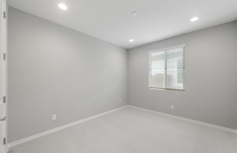 Spacious, unfurnished interior of a new home in El Rancho Santa Rosa, Maricopa (Image 27).