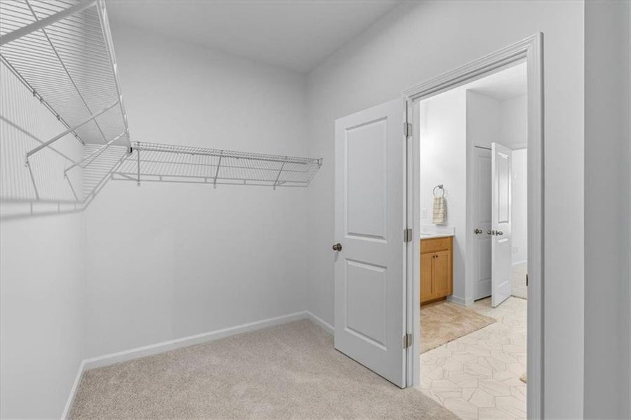 Spacious, unfurnished interior of a new home in Meadow Pines, Dallas (Image 20). Spacious, unfurnished interior of a new home in Meadow Pines, Dallas (Image 20).