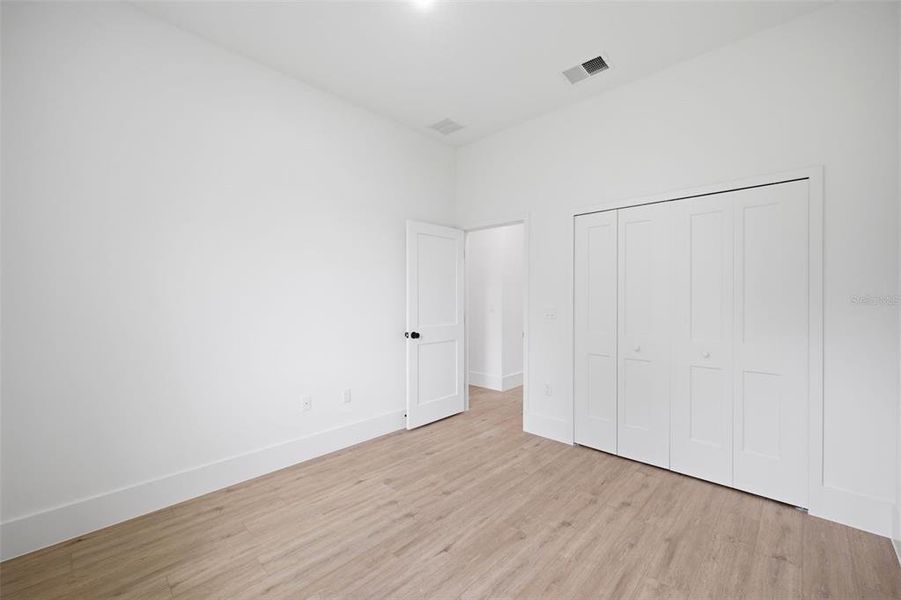 Spacious, unfurnished interior of a new home in , Ocala (Image 17).