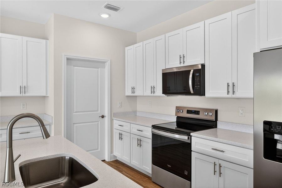 Furnished interior view inside a new home in Cape Coral, Cape Coral (Image 14).