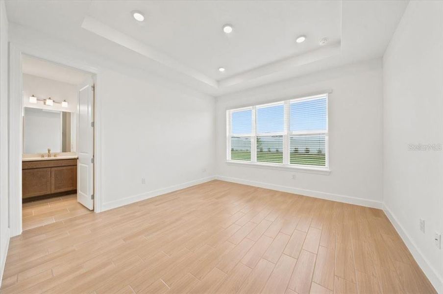 Spacious, unfurnished interior of a new home in , Palmetto (Image 31).